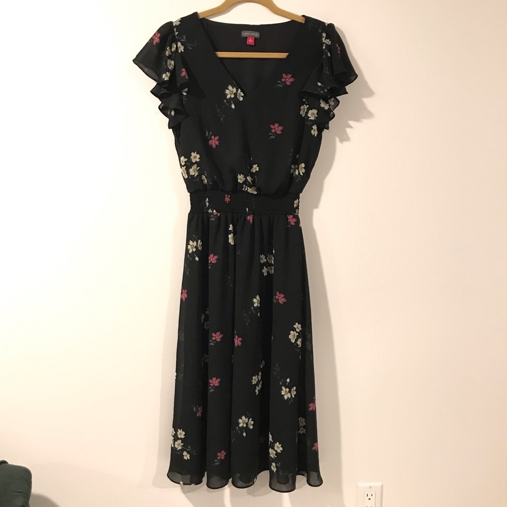 Vince Camuto Floral Print Flutter Sleeve V Neck Smocked Waist Midi Dress - Picture 2 of 7